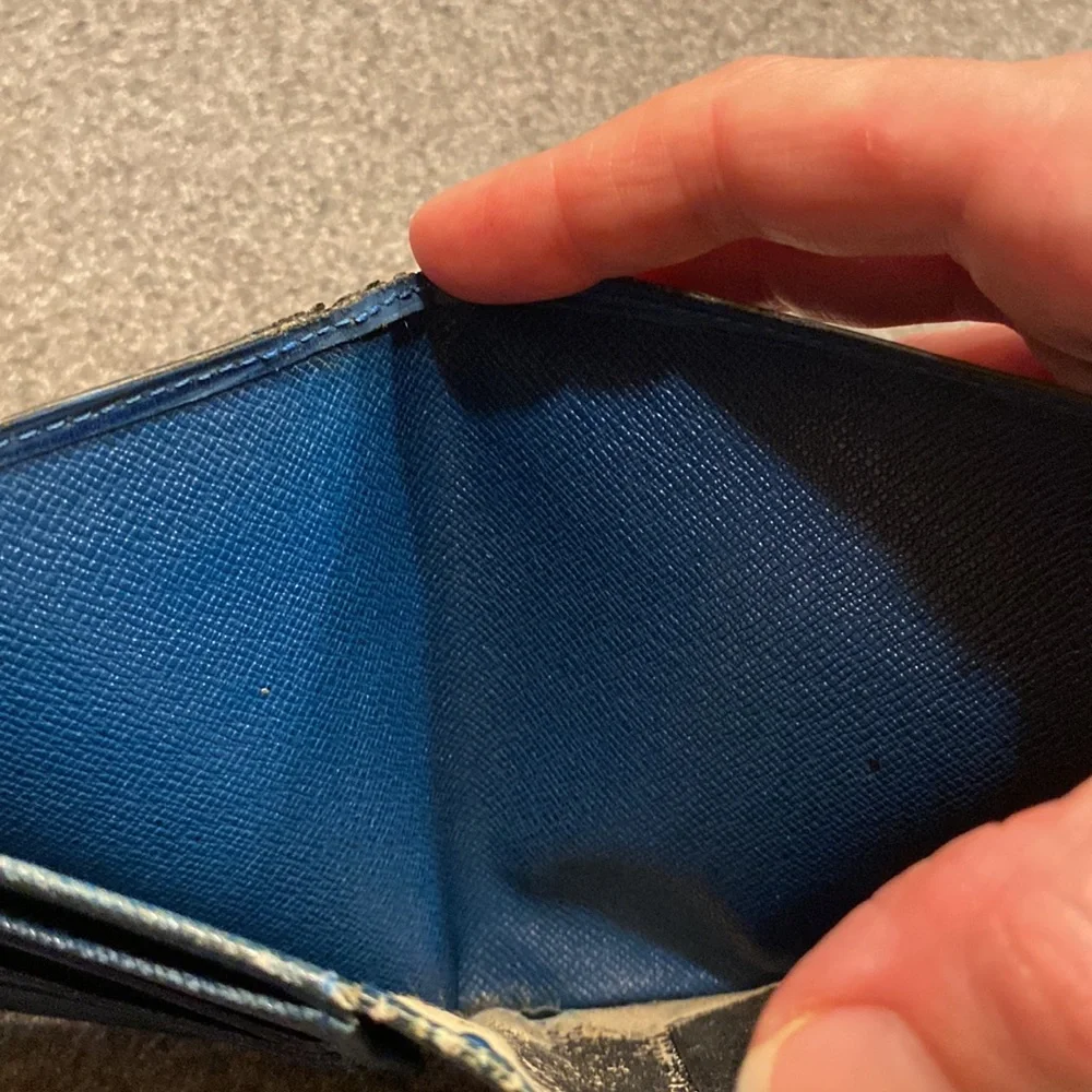 😍😍Authentic vintage Louis Vuitton bifold wallet